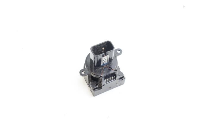 Begagnade Innetemperatursensor Volvo V70 (BW) 2.0 D3 20V Pris € 25,00 Marginaltabell erbjuds av Auto Demontage Elferink B.V.