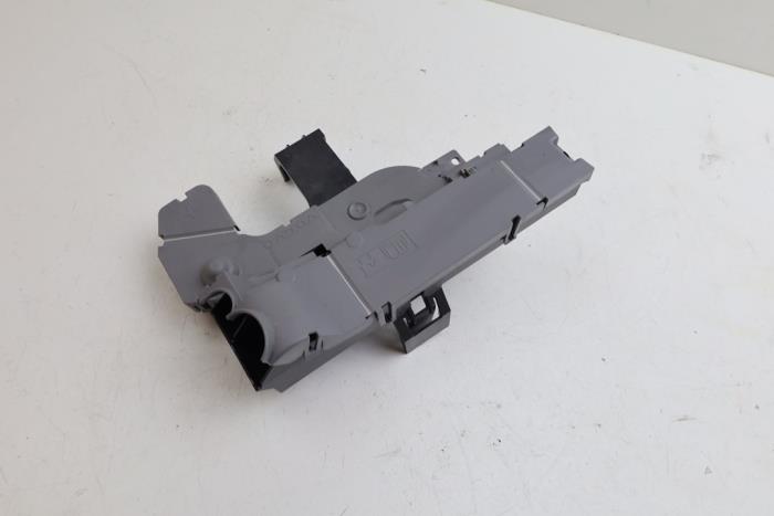 Begagnade Batterisensor Volvo S60 III (ZS) 2.0 T5 16V Pris € 60,00 Marginaltabell erbjuds av Auto Demontage Elferink B.V.
