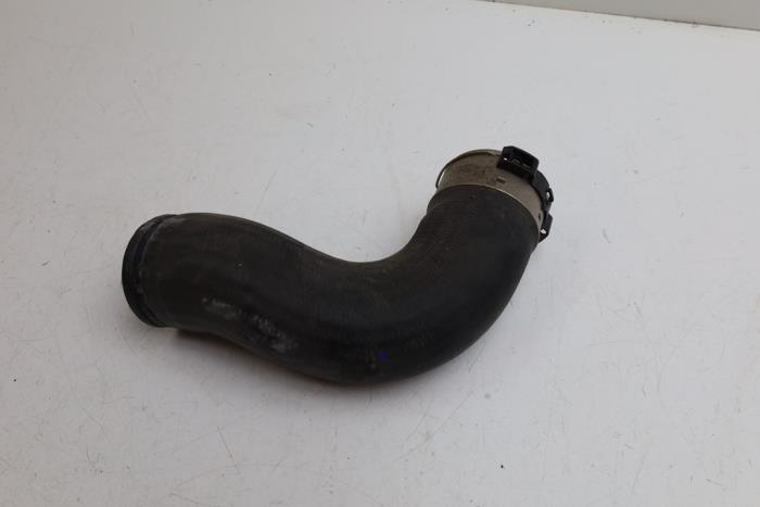 Gebrauchte Intercooler Schlauch Volvo S60 III (ZS) 2.0 T5 16V Preis € 30,00 Margenregelung angeboten von Auto Demontage Elferink B.V.