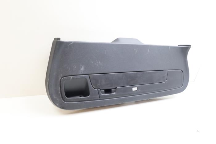 Używane Tapicerka tylnej klapy Volvo V60 II (ZW) 2.0 T6 16V Twin Engine Cena € 50,00 Procedura marży oferowane przez Auto Demontage Elferink B.V.