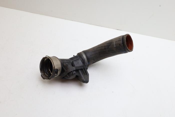 Gebrauchte Intercooler Schlauch Volvo V60 II (ZW) 2.0 T6 16V Twin Engine Preis € 40,00 Margenregelung angeboten von Auto Demontage Elferink B.V.