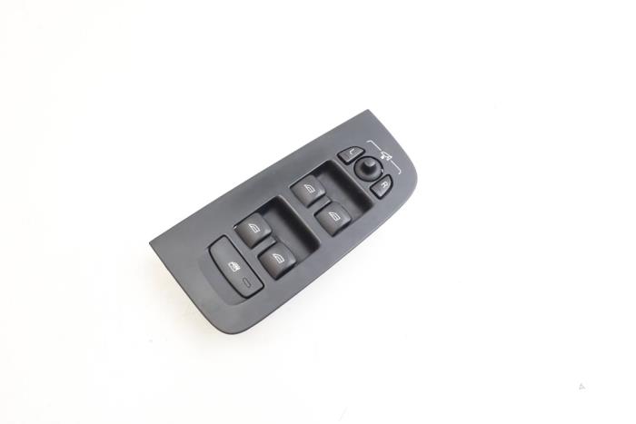 Usados Interruptor de ventanilla eléctrica Volvo V60 II (ZW) 2.0 T6 16V Twin Engine Precio € 50,00 Norma de margen ofrecido por Auto Demontage Elferink B.V.