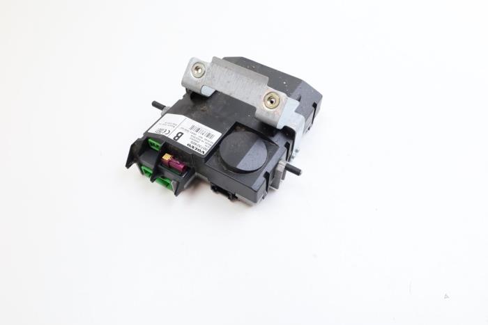 Begagnade Telefonmodul Volvo XC90 I 2.5 T 20V Pris € 40,00 Marginaltabell erbjuds av Auto Demontage Elferink B.V.