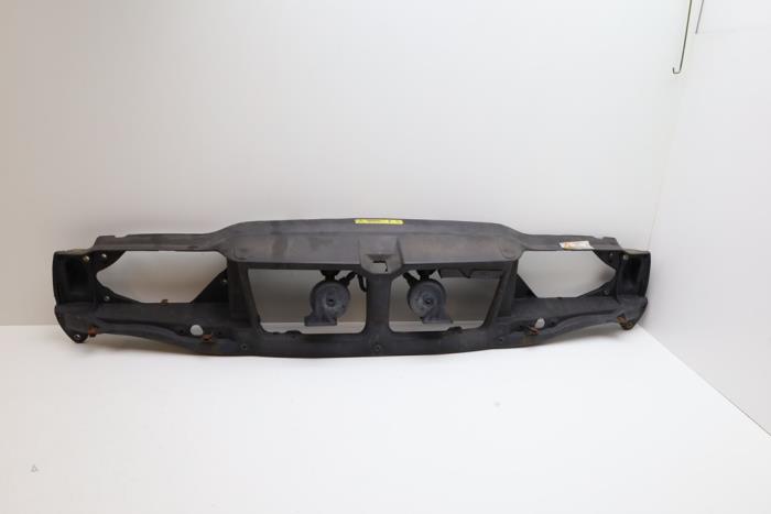 Używane Panel przedni Volvo 850 Estate 2.5 TDI Cena € 100,00 Procedura marży oferowane przez Auto Demontage Elferink B.V.