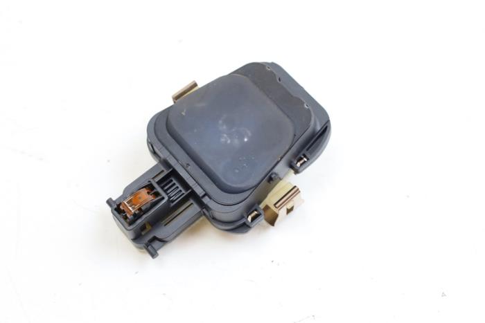 Begagnade Regnsensor Mercedes B (W246/W242) 1.6 B-200 BlueEFFICIENCY Turbo 16V Pris € 25,00 Marginaltabell erbjuds av Auto Demontage Elferink B.V.