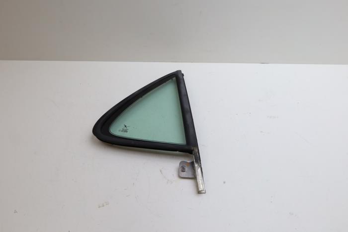 Usados Ventanilla triangular derecha detrás Saab 9-5 Estate (YS3E) 2.0t 16V Precio € 50,00 Norma de margen ofrecido por Auto Demontage Elferink B.V.