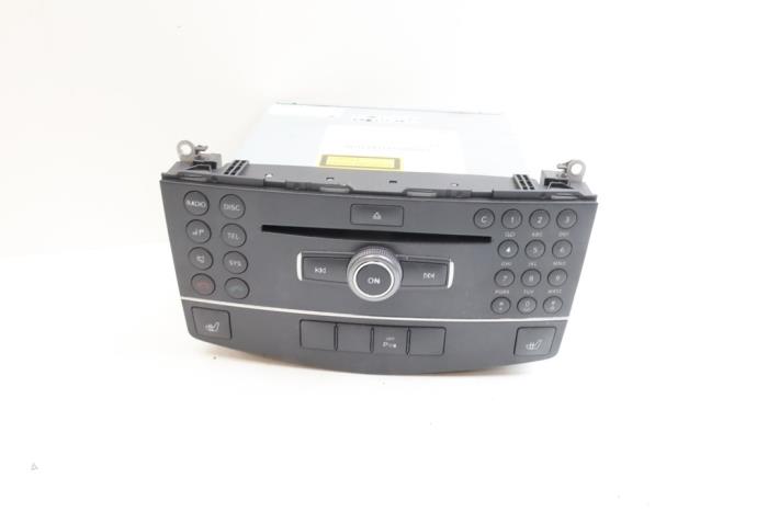 Używane Radio Mercedes C (W204) 1.8 C-200K 16V Cena € 140,00 Procedura marży oferowane przez Auto Demontage Elferink B.V.