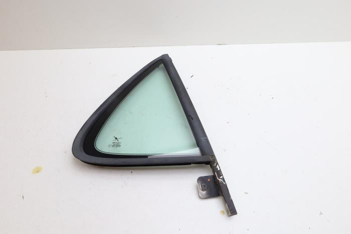 Usados Ventanilla triangular derecha detrás Saab 9-5 Estate (YS3E) 2.0t 16V Precio € 50,00 Norma de margen ofrecido por Auto Demontage Elferink B.V.