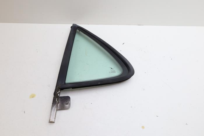 Usados Ventanilla triangular izquierda detrás Saab 9-5 Estate (YS3E) 2.0t 16V Precio € 50,00 Norma de margen ofrecido por Auto Demontage Elferink B.V.