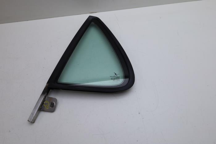 Usados Ventanilla triangular izquierda detrás Saab 9-5 (YS3E) 2.0t 16V Precio € 50,00 Norma de margen ofrecido por Auto Demontage Elferink B.V.