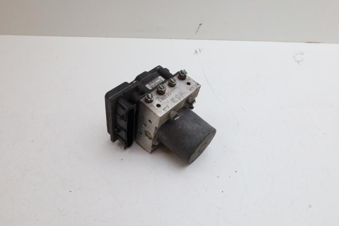 Usagé Bloc ABS Saab 9-5 (YS3E) 2.0t 16V Prix € 125,00 Règlement à la marge proposé par Auto Demontage Elferink B.V.