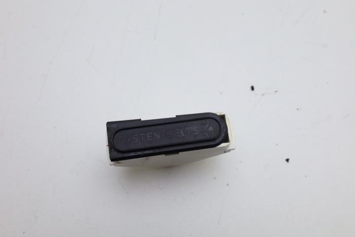 Używane Lampa Saab 9-3 I (YS3D) 2.0 SE Turbo 16V Cena € 25,00 Procedura marży oferowane przez Auto Demontage Elferink B.V.
