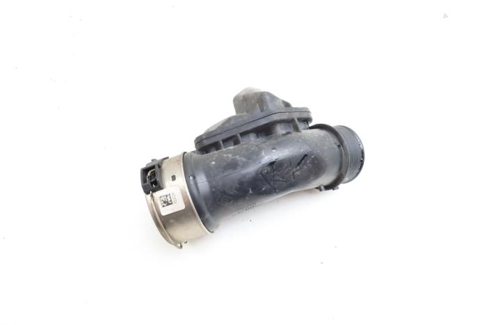 Gebrauchte Intercooler Rohr Volvo XC90 II 2.0 T8 16V Twin Engine AWD Preis € 35,00 Margenregelung angeboten von Auto Demontage Elferink B.V.