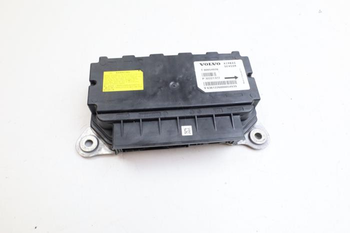 Begagnade Airbagmodul Volvo XC60 II (UZ) 2.0 T5 16V Pris € 200,00 Marginaltabell erbjuds av Auto Demontage Elferink B.V.