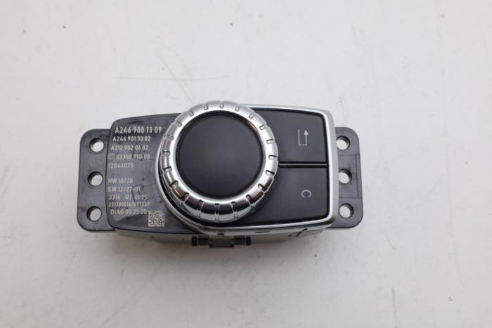 Używane Przelacznik Mercedes A (W176) 1.5 A-180 CDI, A-180d 16V Cena € 100,00 Procedura marży oferowane przez Auto Demontage Elferink B.V.