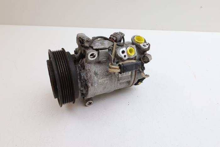Usagé Compresseur de clim Mercedes A (W176) 1.5 A-180 CDI, A-180d 16V Prix € 125,00 Règlement à la marge proposé par Auto Demontage Elferink B.V.
