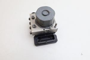 ABS-pump från en Mercedes-Benz A (W176) 1.5 A-180 CDI, A-180d 16V 2013