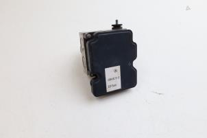ABS-pump från en Mercedes-Benz A (W176) 1.5 A-180 CDI, A-180d 16V 2013