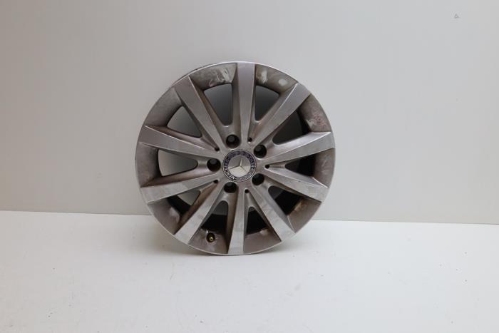 Używane Obrecz Mercedes A (W176) 1.5 A-180 CDI, A-180d 16V Cena € 75,00 Procedura marży oferowane przez Auto Demontage Elferink B.V.
