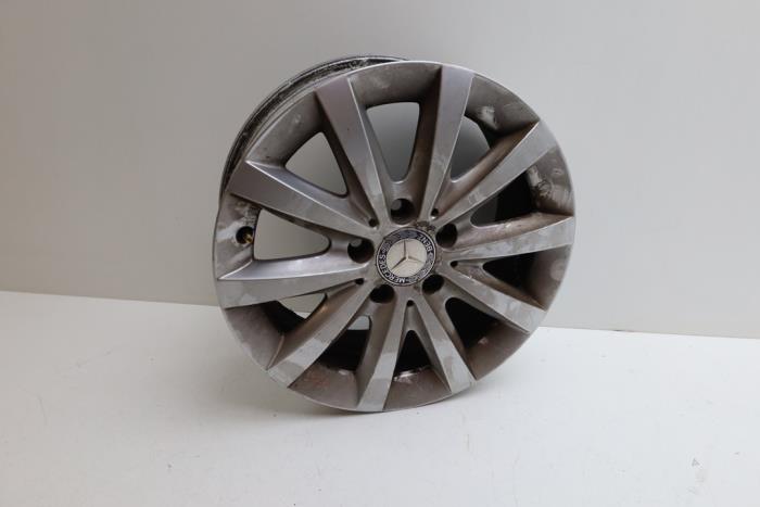 Używane Obrecz Mercedes A (W176) 1.5 A-180 CDI, A-180d 16V Cena € 100,00 Procedura marży oferowane przez Auto Demontage Elferink B.V.