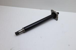 Intermediate shaft from a Mercedes-Benz A (W176) 1.5 A-180 CDI, A-180d 16V 2013