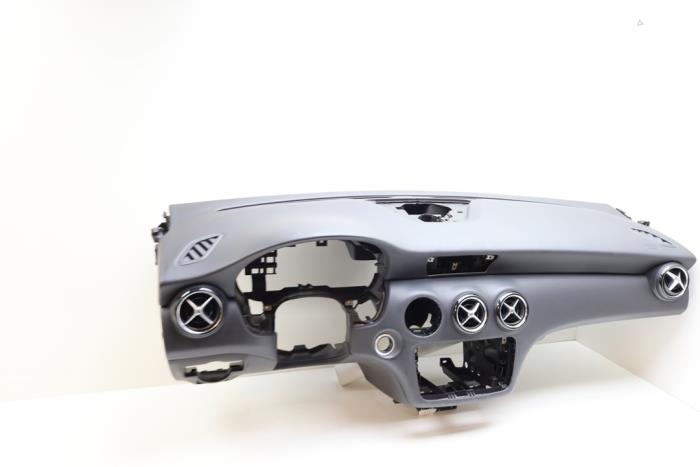 Używane Panel Mercedes A (W176) 1.5 A-180 CDI, A-180d 16V Cena € 400,00 Procedura marży oferowane przez Auto Demontage Elferink B.V.