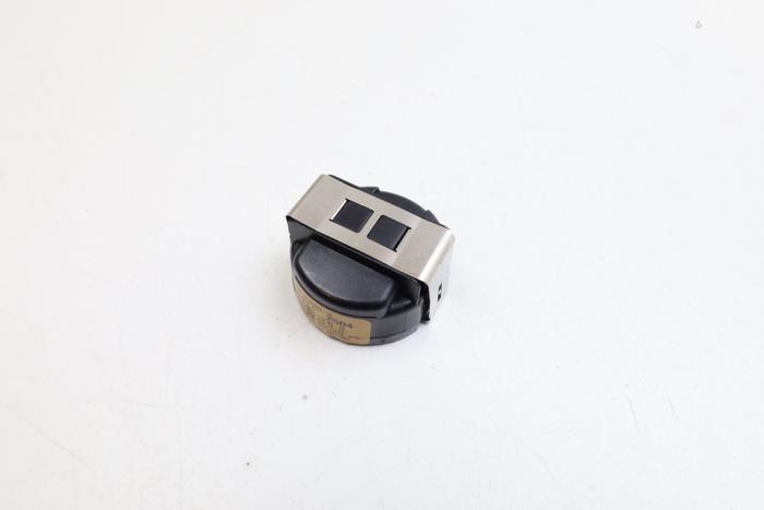 Begagnade Regnsensor Mercedes A (W176) 1.5 A-180 CDI, A-180d 16V Pris € 25,00 Marginaltabell erbjuds av Auto Demontage Elferink B.V.