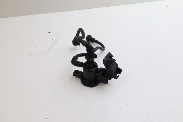 Gebrauchte Evap Ventil Mercedes C (W205) C-180 1.6 16V Preis € 35,00 Margenregelung angeboten von Auto Demontage Elferink B.V.