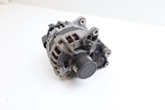 Begagnade Dynamo Mercedes C (W205) C-180 1.6 16V Pris € 90,00 Marginaltabell erbjuds av Auto Demontage Elferink B.V.