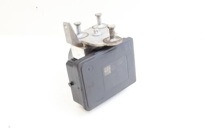 Gebrauchte ABS Pumpe Mercedes C (W205) C-180 1.6 16V Preis € 100,00 Margenregelung angeboten von Auto Demontage Elferink B.V.