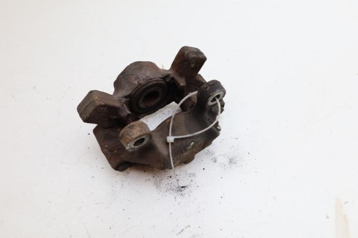 Gebrauchte Bremszange rechts hinten Volvo 850 2.5i GLE 10V Preis € 50,00 Margenregelung angeboten von Auto Demontage Elferink B.V.