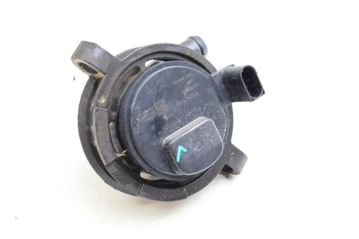 Begagnade Extra vattenpump Volvo XC40 (XZ) Single Motor Extended Range 82 kWh Pris € 85,00 Marginaltabell erbjuds av Auto Demontage Elferink B.V.