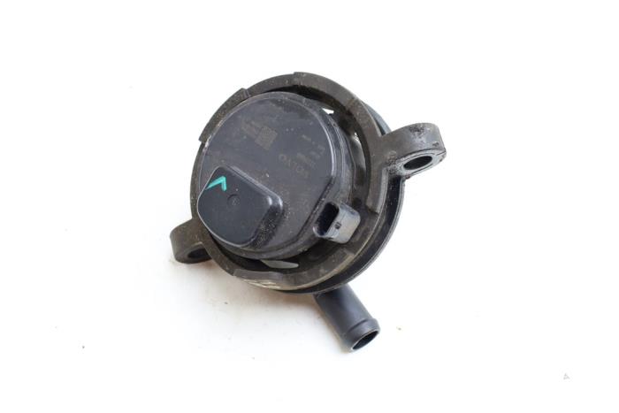 Begagnade Extra vattenpump Volvo XC40 (XZ) Single Motor Extended Range 82 kWh Pris € 85,00 Marginaltabell erbjuds av Auto Demontage Elferink B.V.