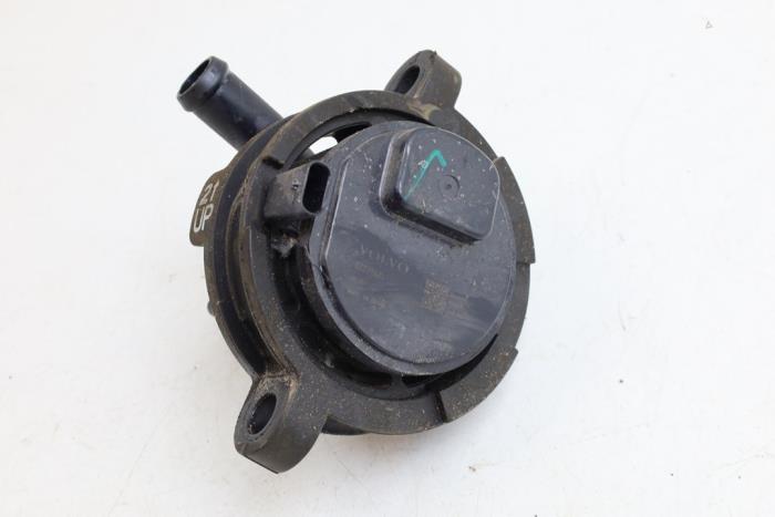 Begagnade Extra vattenpump Volvo XC40 (XZ) Single Motor Extended Range 82 kWh Pris € 85,00 Marginaltabell erbjuds av Auto Demontage Elferink B.V.