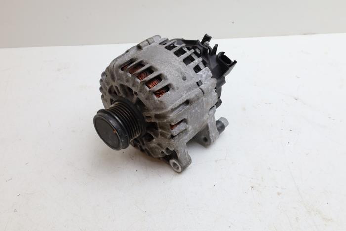 Begagnade Dynamo Volvo V40 (MV) Pris € 75,00 Marginaltabell erbjuds av Auto Demontage Elferink B.V.
