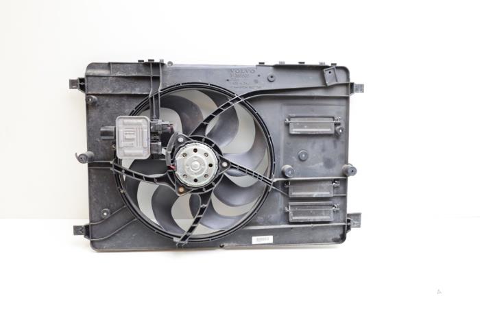Używane Silnik wentylatora Volvo V60 I (FW/GW) 2.0 D4 16V Cena € 90,00 Procedura marży oferowane przez Auto Demontage Elferink B.V.