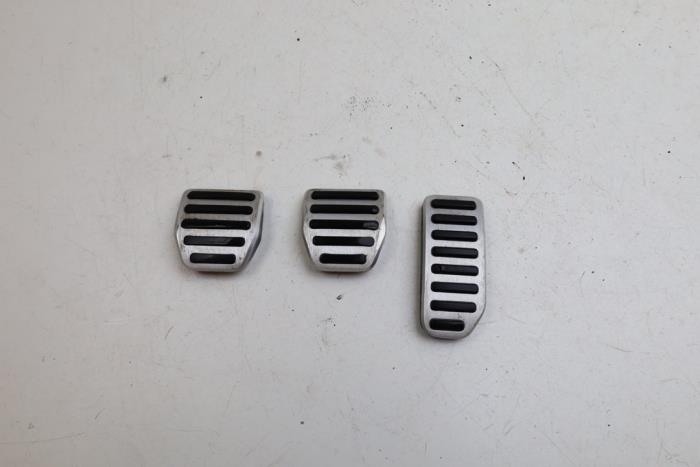 Gebrauchte Pedale Set Volvo V60 I (FW/GW) 2.0 D4 16V Preis € 35,00 Margenregelung angeboten von Auto Demontage Elferink B.V.