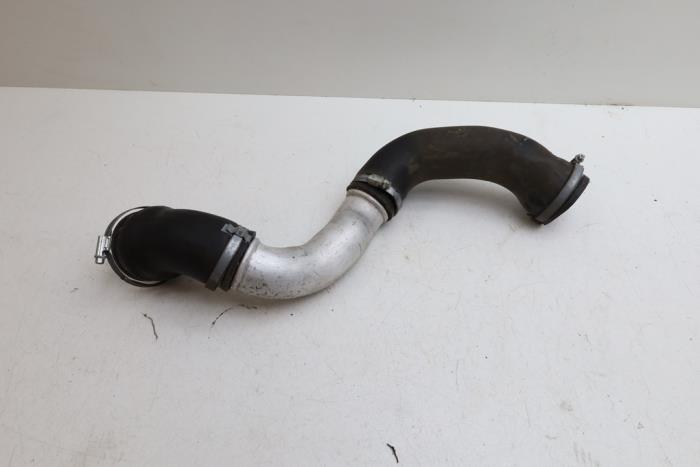Gebrauchte Intercooler Rohr Volvo C70 (MC) 2.0 D3 20V Preis € 75,00 Margenregelung angeboten von Auto Demontage Elferink B.V.