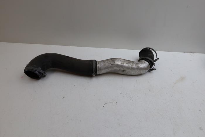 Gebrauchte Intercooler Rohr Volvo C70 (MC) 2.0 D3 20V Preis € 75,00 Margenregelung angeboten von Auto Demontage Elferink B.V.
