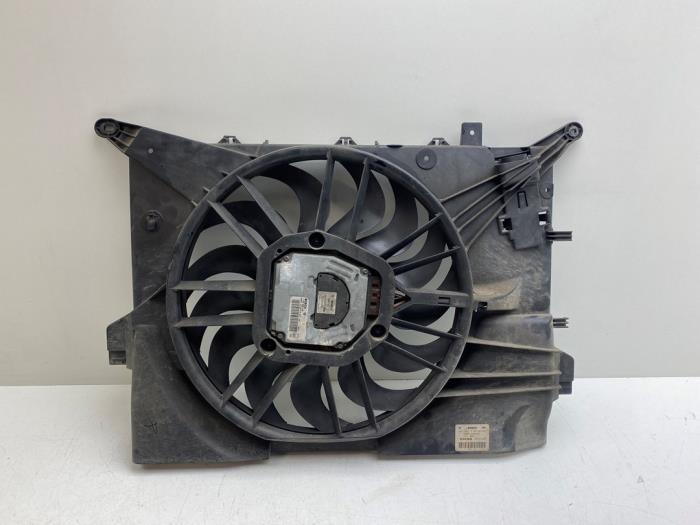 Używane Silnik wentylatora Volvo V70 (SW) 2.4 D5 20V Cena € 75,00 Procedura marży oferowane przez Auto Demontage Elferink B.V.