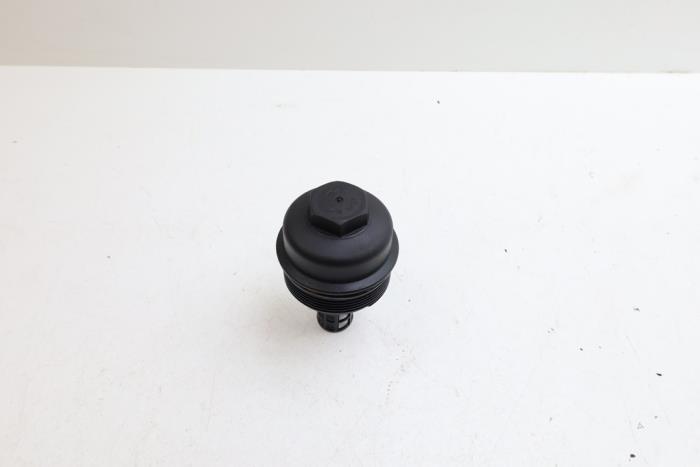 Gebrauchte Ölfilterhalter Volvo V70 (SW) 2.4 D5 20V Preis € 25,00 Margenregelung angeboten von Auto Demontage Elferink B.V.