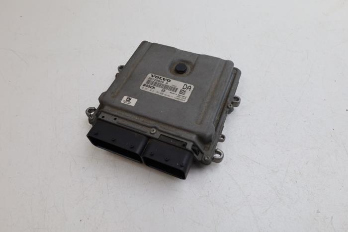 Used Engine management computer Volvo V70 (SW) 2.4 D5 20V Price € 100,00 Margin scheme offered by Auto Demontage Elferink B.V.