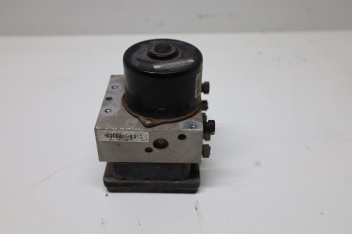 Gebrauchte ABS Pumpe Volvo V70 (SW) 2.4 20V 170 Preis € 200,00 Margenregelung angeboten von Auto Demontage Elferink B.V.