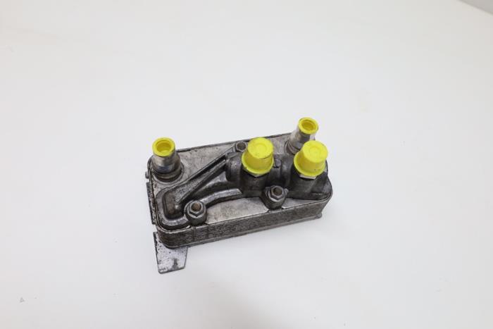 Gebrauchte Ölkühler Mercedes C (W205) C-180 1.6 16V Preis € 50,00 Margenregelung angeboten von Auto Demontage Elferink B.V.