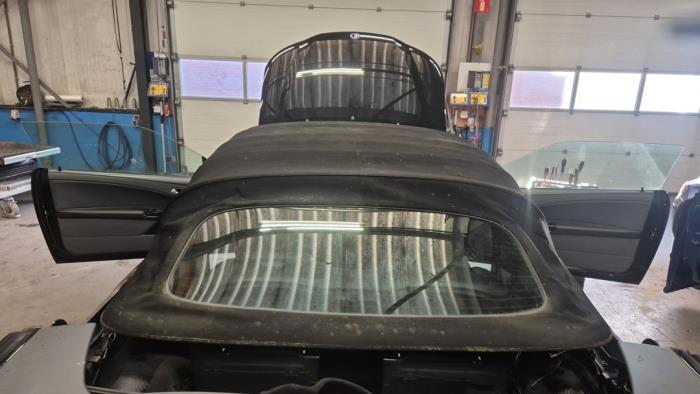 Używane Miekki dach cabrio Saab 9-3 II (YS3F) 2.0t 16V Cena € 450,00 Procedura marży oferowane przez Auto Demontage Elferink B.V.