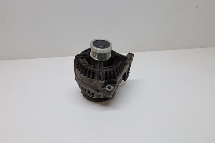 Gebrauchte Dynamo Volvo V70 (SW) 2.4 20V 170 Preis € 75,00 Margenregelung angeboten von Auto Demontage Elferink B.V.
