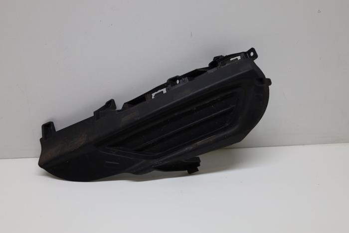 Używane Grill Volvo XC60 II (UZ) 2.0 T8 16V Hybrid Polestar AWD Cena € 35,00 Procedura marży oferowane przez Auto Demontage Elferink B.V.