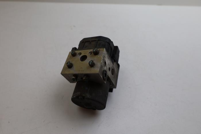 Usagé Pompe ABS Saab 900 II (YS3D) 2.0 SE Turbo 16V Prix € 100,00 Règlement à la marge proposé par Auto Demontage Elferink B.V.