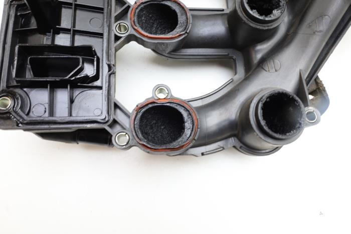 Gebrauchte Ventildeckel Volvo V70 (BW) 2.0 D 16V Preis € 100,00 Margenregelung angeboten von Auto Demontage Elferink B.V.