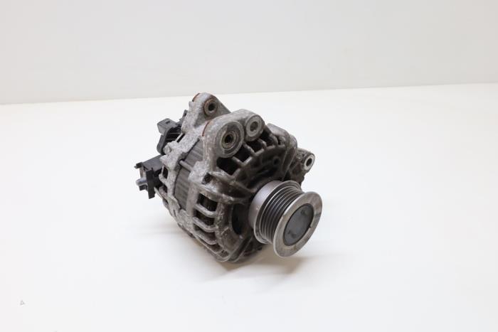 Usagé Dynamo Volvo V90 II (PW) 2.0 T5 16V Prix € 65,00 Règlement à la marge proposé par Auto Demontage Elferink B.V.